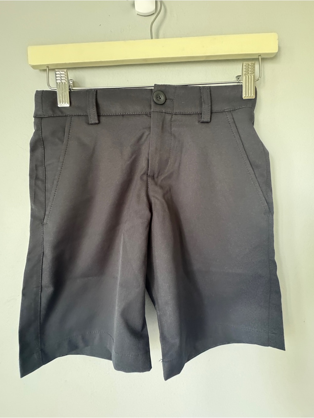 Under Armour Boys Gray Athletic Shorts